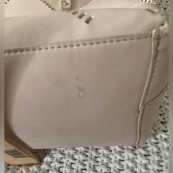 WITH 212 Women’s Cream/Beige Tote or Laptop Bag w/Diamond Pattern Perforation - Picture 14 of 14